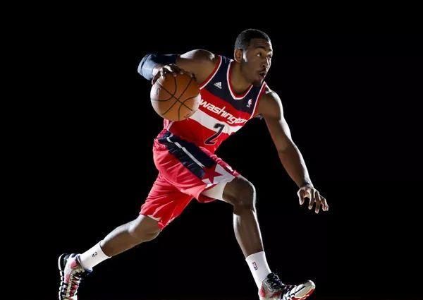 打篮球怎么利用剪刀步过人