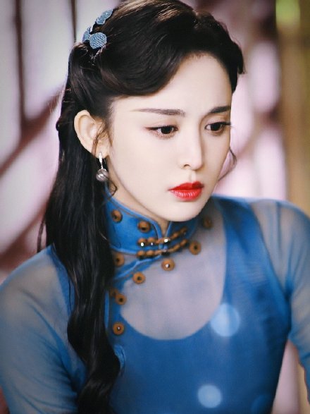 古力娜扎夜明的眼神很到位也,一股傲娇的样子,太美啦