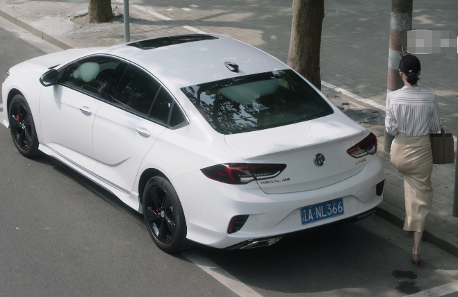 生活剧高收入家庭:《小舍得》南俪手表6万9,童文