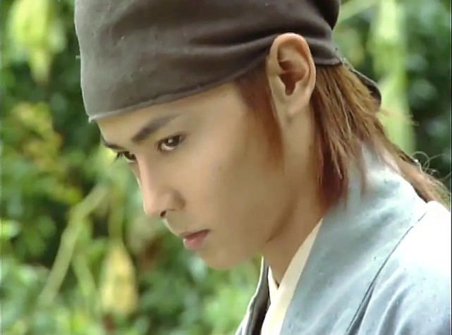 再刷这部《萧十一郎》的时候,惊喜地发现"雪鹰"一角的扮演者竟然是