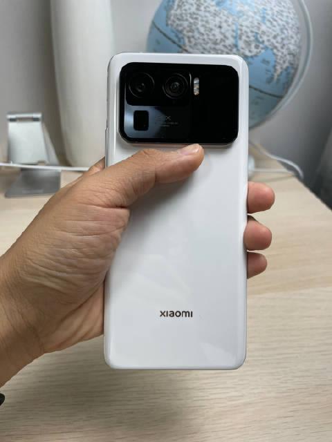 小米11 ultra背面的摄像头虽然凸起比较明显