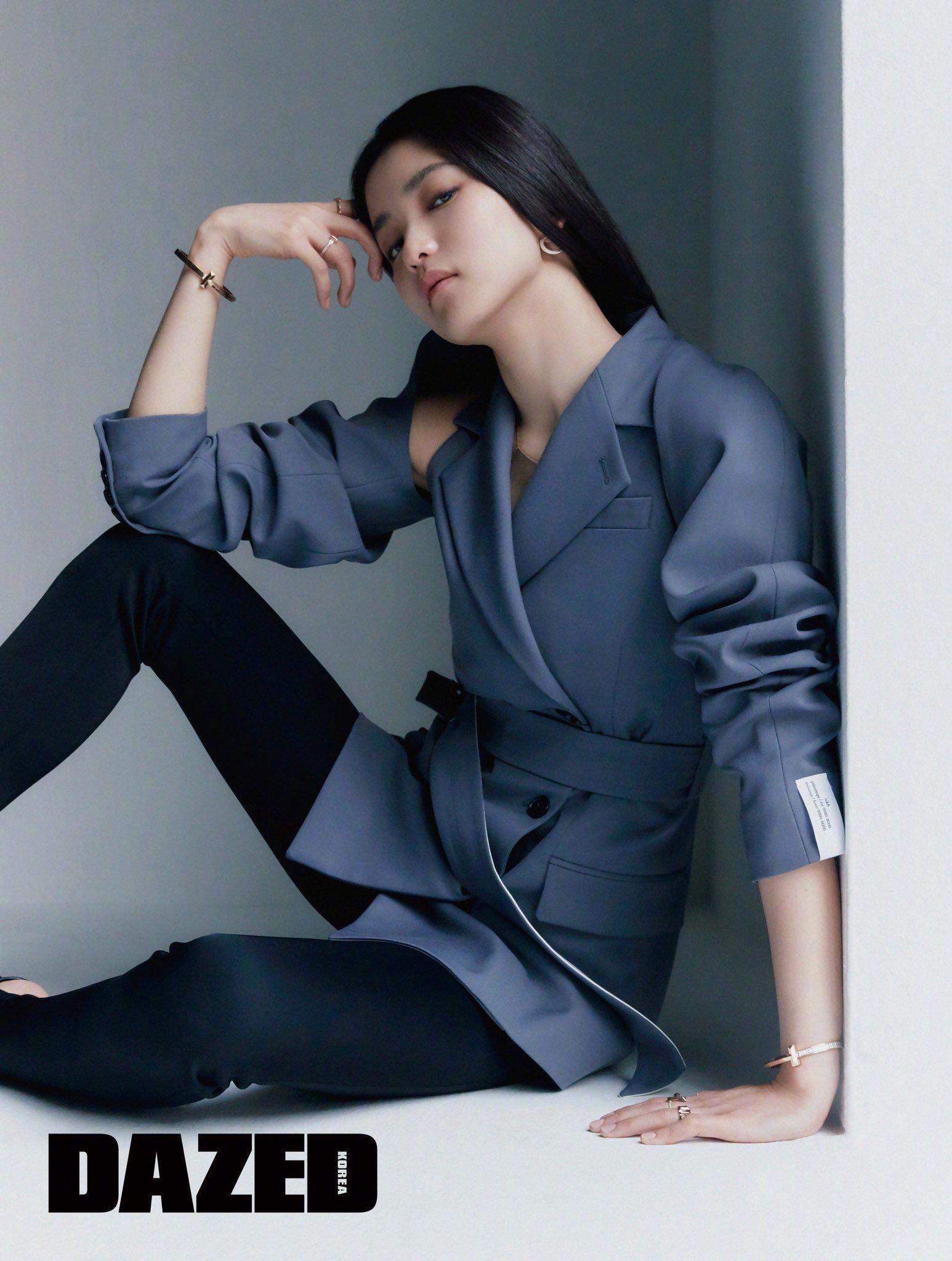 金泰梨 dazed korea 四月号封面画报|金泰梨|时装杂志_新浪新闻