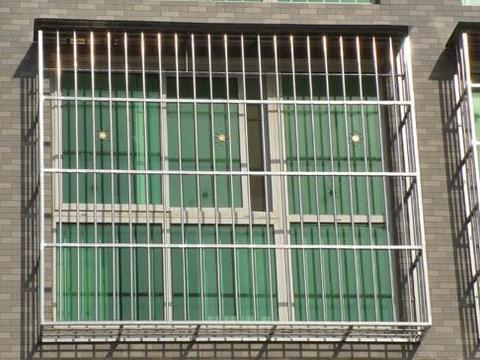 房子装修要选好防盗窗不注意这点钱白花了