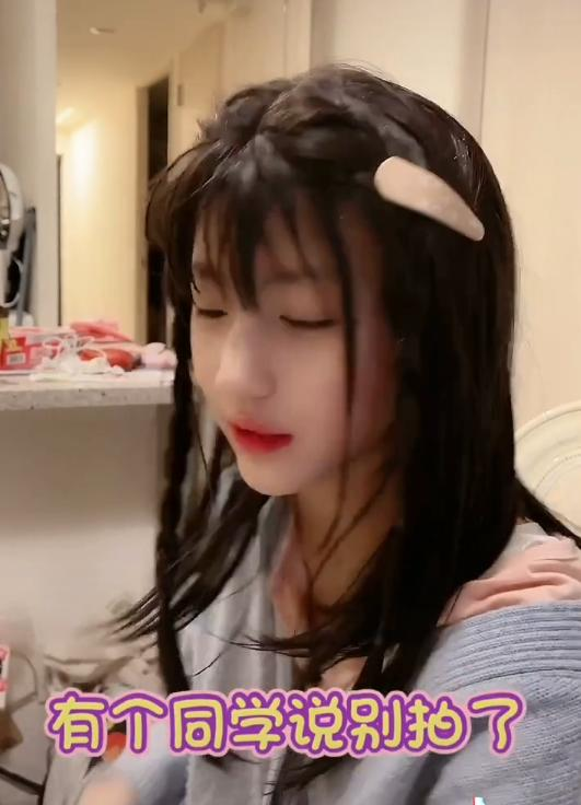 10岁女网红在日本被霸凌,遭学长泼满脸番茄汁,精