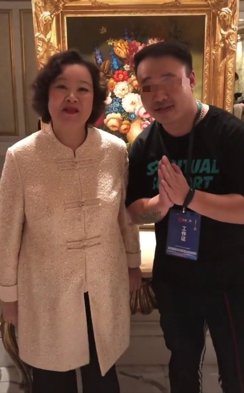 65岁老戏骨方青卓状态好说英文派头足曾险遇空难被老公救回命