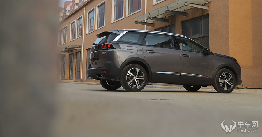 鹏哥聊车熟悉又陌生法系车精髓传承试驾标致新款5008