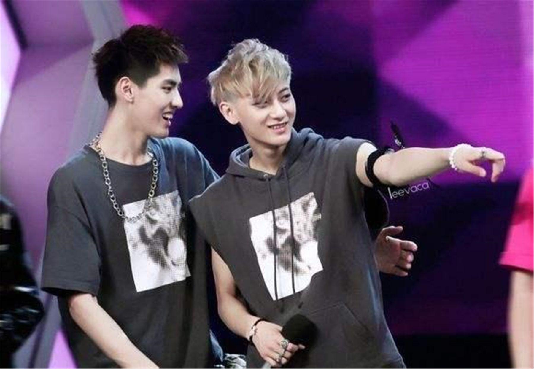 吴亦凡和曾经的好兄弟黄子韬的亲密合照