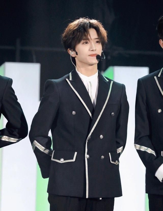 创4伯远苦练6年的高龄练习生母亲一个举动让人泪目