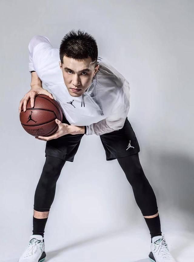 专家:cba领导认为今年不给他,是保护他|cba|郭艾伦|管维佳_新浪新闻