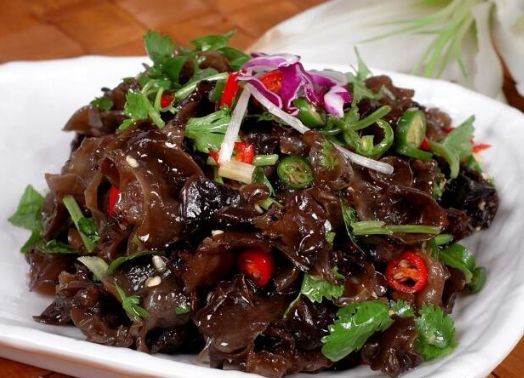 美食:肉片炒儿菜,糖醋排骨,家常啤酒红烧肉,炝拌黑木耳|儿菜|黑木耳|