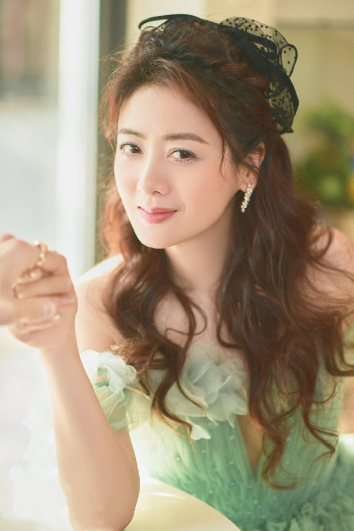 经超夫妇拍婚纱照小李琳穿纱裙减龄时髦又美回杜冰雁