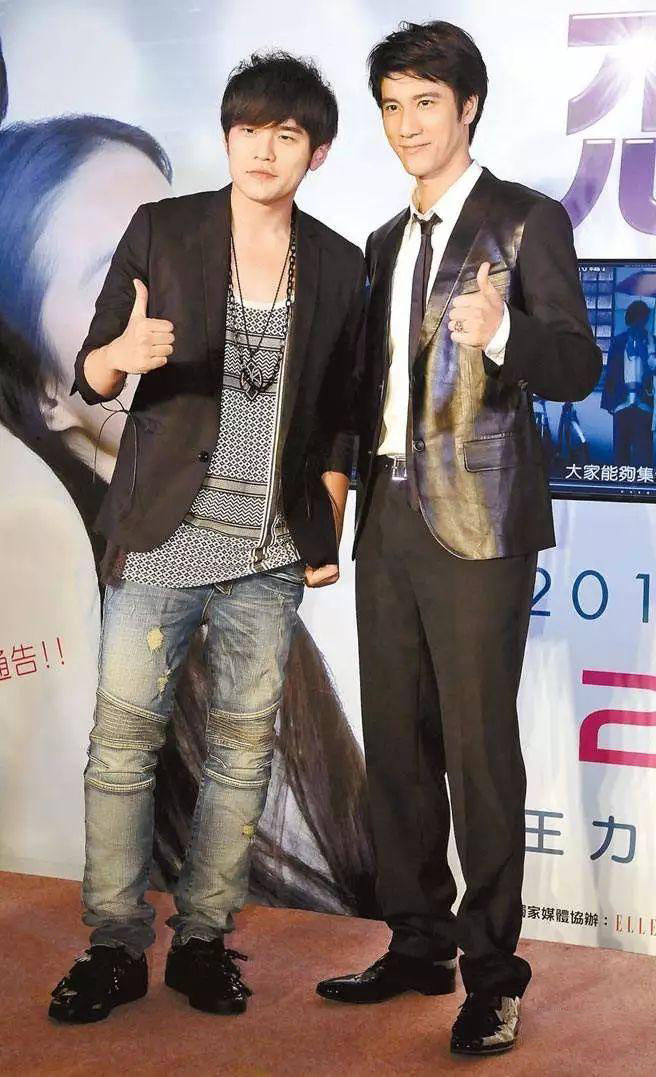 满脸胡子的王力宏,还真有点不习惯|公转自转|王力宏|歌曲_新浪新闻