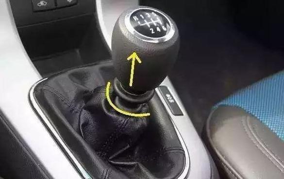 学会这4招手动挡开得比自动挡车还顺手