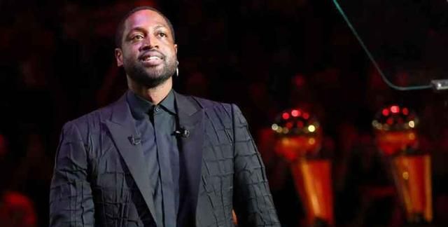 韦德成爵士股东现场督战!联盟第一完成17分大逆转,米切尔伤退!休闲区蓝鸢梦想 - Www.slyday.coM 韦德成爵士股东现场督战!联盟第一完成17分大逆转,米切尔伤退!休闲区蓝鸢梦想 - Www.slyday.coM