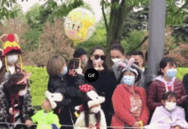 戚薇李承铉一家三口同游迪士尼,6岁lucky自己玩,爸妈才是真爱休闲区蓝鸢梦想 - Www.slyday.coM