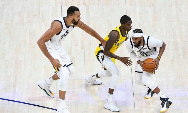 韦德成爵士股东现场督战!联盟第一完成17分大逆转,米切尔伤退!休闲区蓝鸢梦想 - Www.slyday.coM 韦德成爵士股东现场督战!联盟第一完成17分大逆转,米切尔伤退!休闲区蓝鸢梦想 - Www.slyday.coM