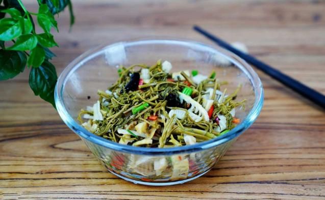 几种常见的野菜,建议大家吃前先焯水,不要忽视了休闲区蓝鸢梦想 - Www.slyday.coM 几种常见的野菜,建议大家吃前先焯水,不要忽视了休闲区蓝鸢梦想 - Www.slyday.coM