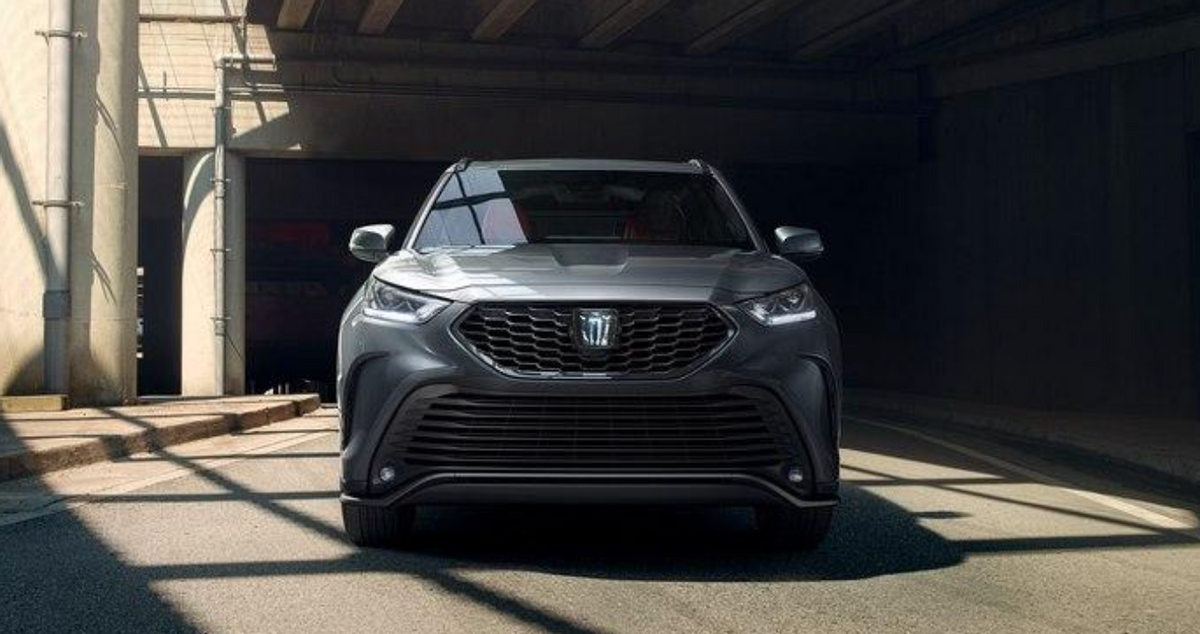 挂皇冠标的汉兰达丰田皇冠陆放上海车展首发情怀能让你买单吗