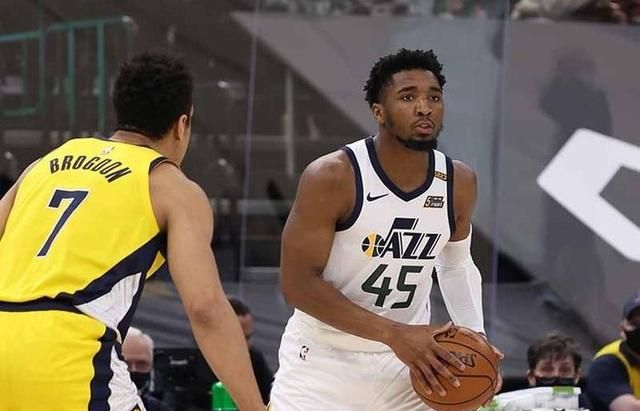 韦德成爵士股东现场督战!联盟第一完成17分大逆转,米切尔伤退!休闲区蓝鸢梦想 - Www.slyday.coM 韦德成爵士股东现场督战!联盟第一完成17分大逆转,米切尔伤退!休闲区蓝鸢梦想 - Www.slyday.coM