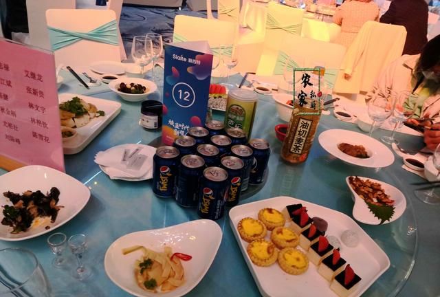 一线城市厦门的婚宴,晒朋友圈被吐槽,网友：星级酒店大排档饭菜休闲区蓝鸢梦想 - Www.slyday.coM