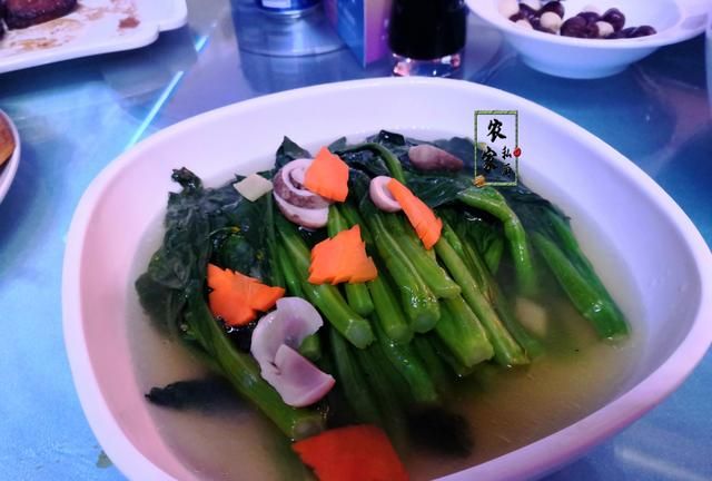 一线城市厦门的婚宴,晒朋友圈被吐槽,网友：星级酒店大排档饭菜休闲区蓝鸢梦想 - Www.slyday.coM