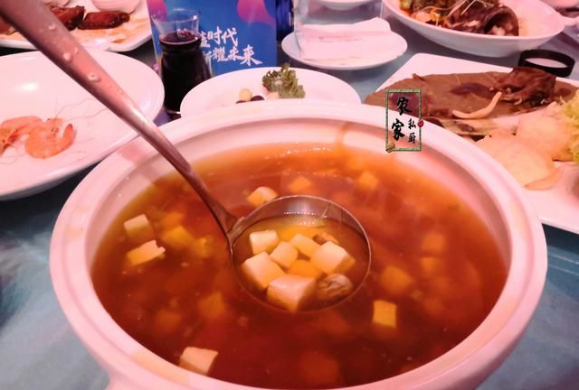 一线城市厦门的婚宴,晒朋友圈被吐槽,网友：星级酒店大排档饭菜休闲区蓝鸢梦想 - Www.slyday.coM