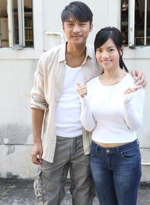 值得一提的是,林熹瞳在tvb新剧《逆天奇案》中都有份演出,这是她首次