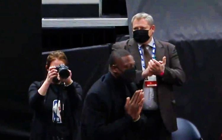 韦德成为爵士老板引热议!哈登第一时间恭喜,热火老板直言很遗憾休闲区蓝鸢梦想 - Www.slyday.coM 韦德成为爵士老板引热议!哈登第一时间恭喜,热火老板直言很遗憾休闲区蓝鸢梦想 - Www.slyday.coM