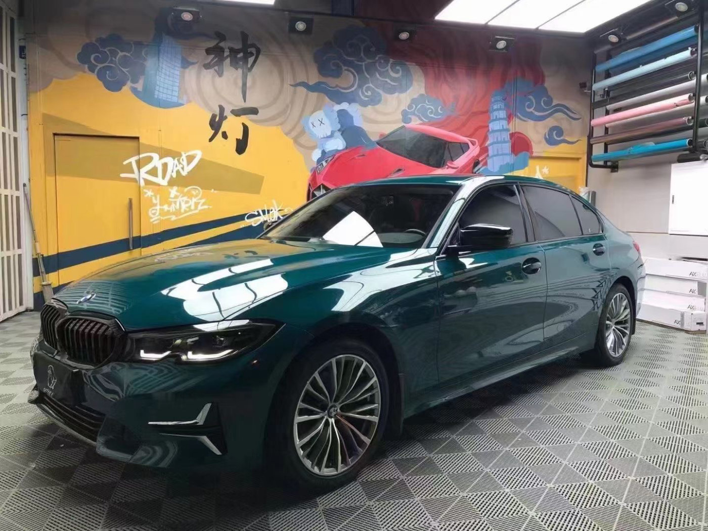 宝马3系改色地狱绿色 魔性十足