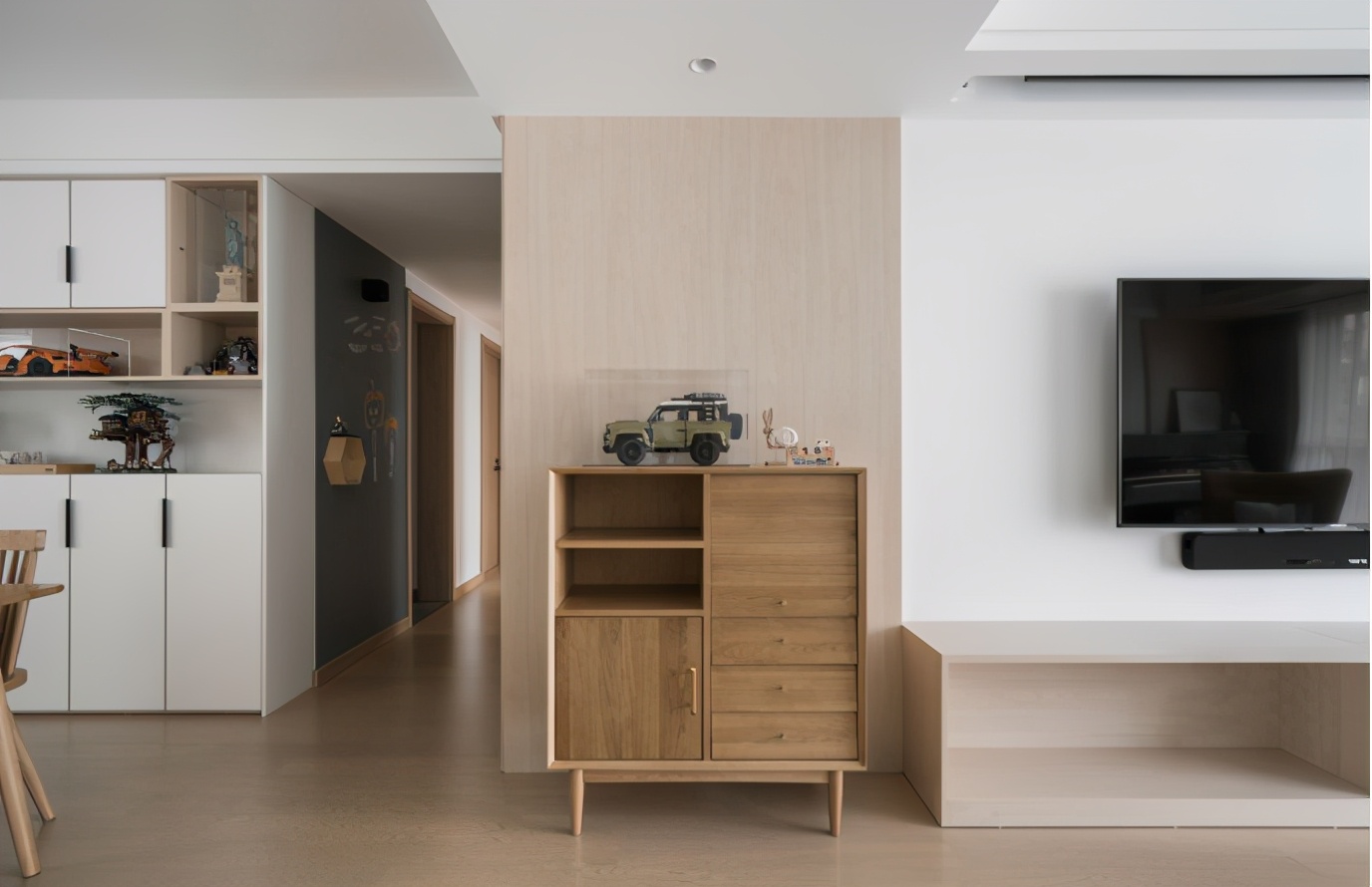 日式风空间墙面收纳最大化利用四口之家舒适自在