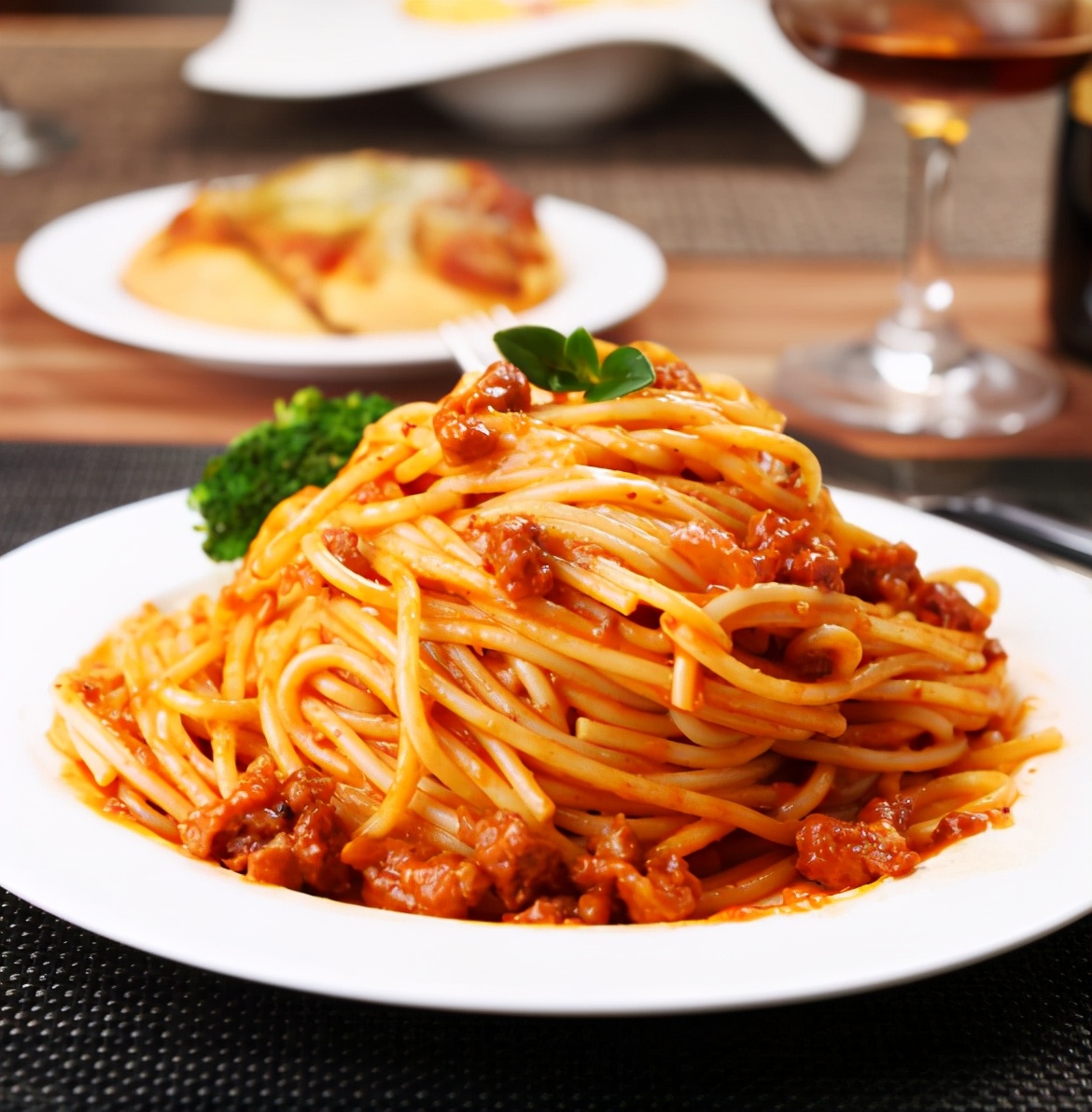 意大利肉酱面这么做,色香味美又解馋,我1次可以吃1大碗