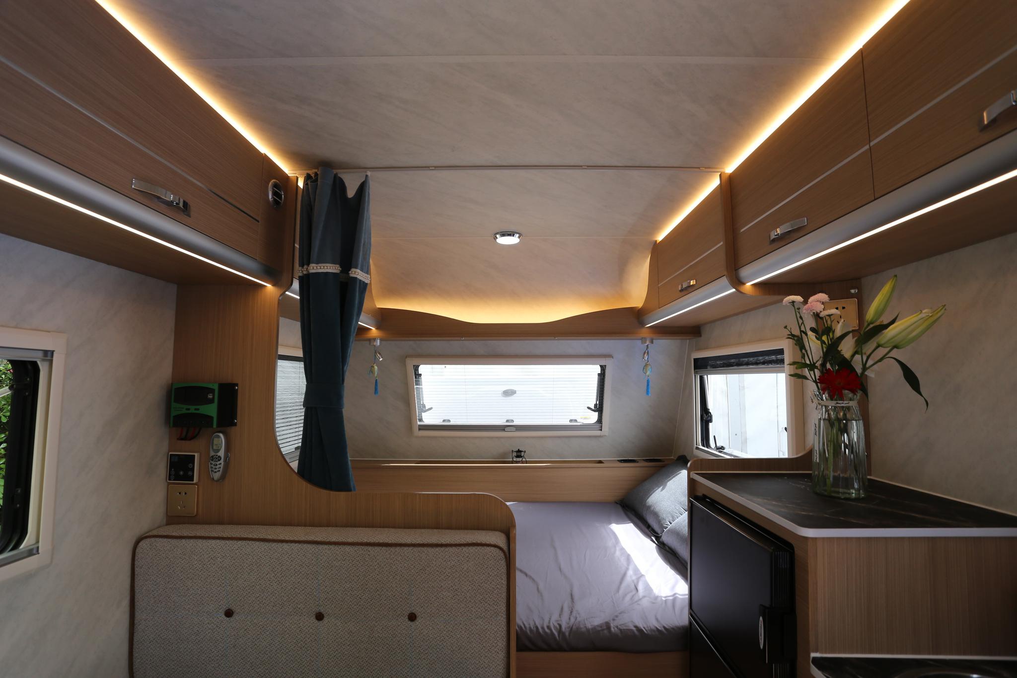 迷野房车480系列双台面居家版拖挂