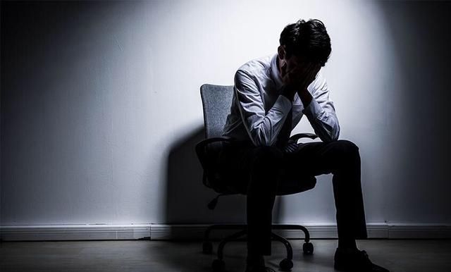 为给女友买10万的钻戒,我去找哥们借钱,他说了七个字,让我醒悟休闲区蓝鸢梦想 - Www.slyday.coM