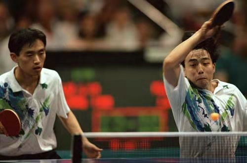 乒协主席刘国梁的爱情,与妻子是初恋,妻子因爱他选择出国打球!休闲区蓝鸢梦想 - Www.slyday.coM 乒协主席刘国梁的爱情,与妻子是初恋,妻子因爱他选择出国打球!休闲区蓝鸢梦想 - Www.slyday.coM