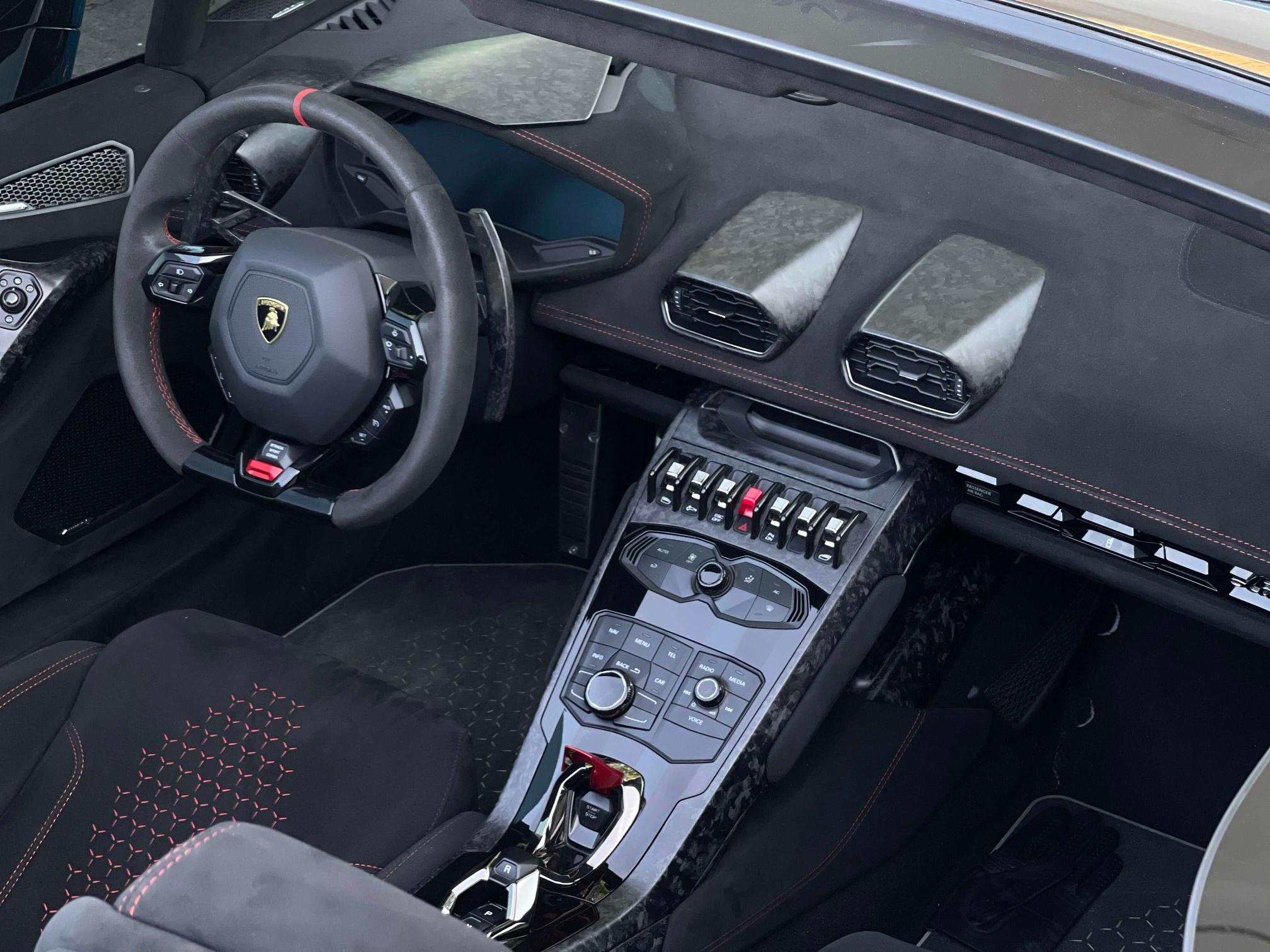 回头率百分百,兰博基尼huracan特别版正在进行拍卖