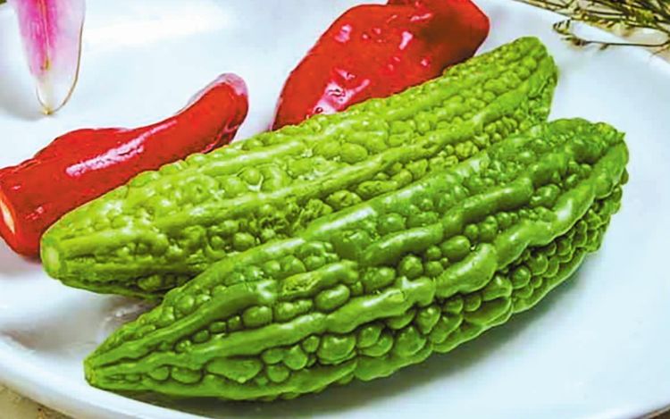 苦瓜去苦不用焯水水中加1物苦味全跑出来了简单实用