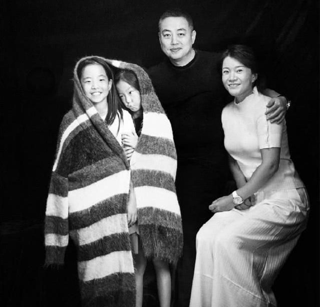 乒协主席刘国梁的爱情,与妻子是初恋,妻子因爱他选择出国打球!休闲区蓝鸢梦想 - Www.slyday.coM 乒协主席刘国梁的爱情,与妻子是初恋,妻子因爱他选择出国打球!休闲区蓝鸢梦想 - Www.slyday.coM