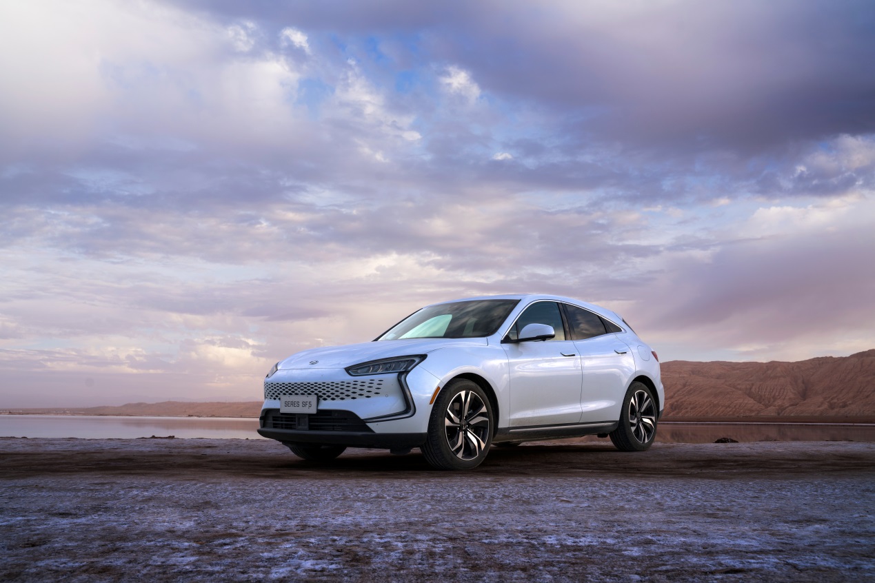 中国新能源改变全球汽车产业,赛力斯品质领航登陆上海车展