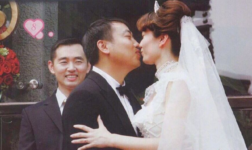 乒协主席刘国梁的爱情,与妻子是初恋,妻子因爱他选择出国打球!休闲区蓝鸢梦想 - Www.slyday.coM 乒协主席刘国梁的爱情,与妻子是初恋,妻子因爱他选择出国打球!休闲区蓝鸢梦想 - Www.slyday.coM