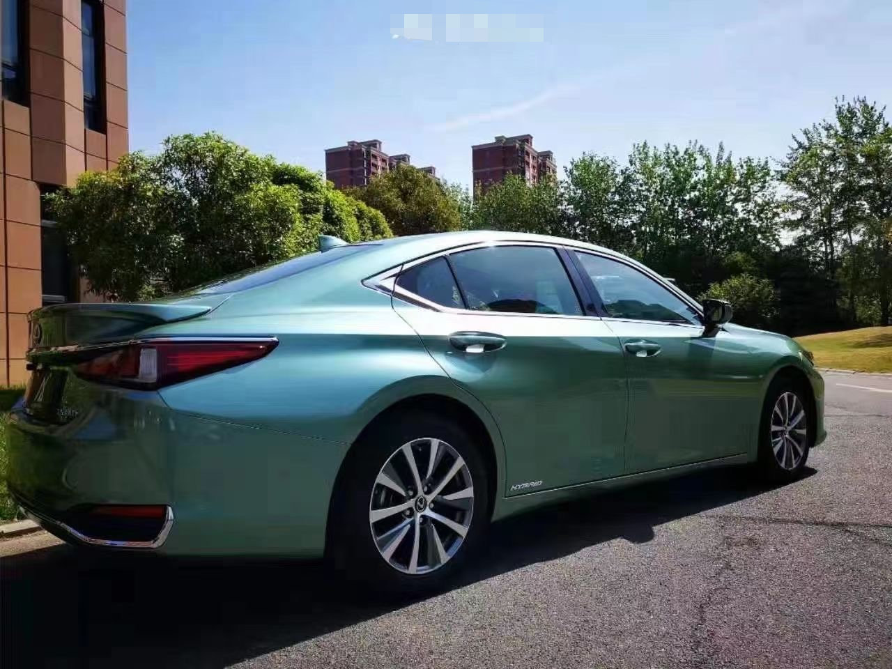 雷克萨斯es300h改色抹茶绿文艺范儿十足