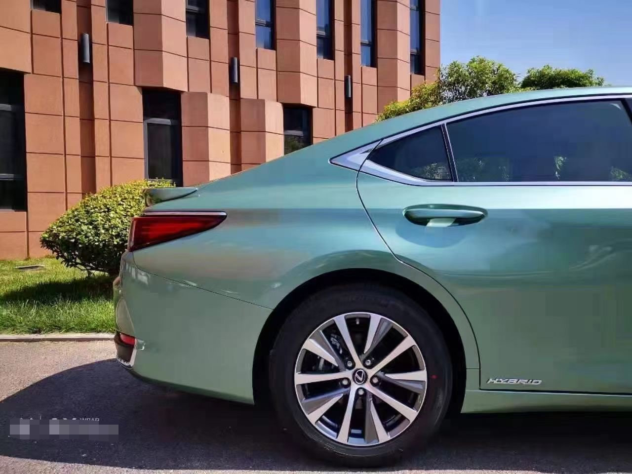 雷克萨斯es300h改色抹茶绿文艺范儿十足