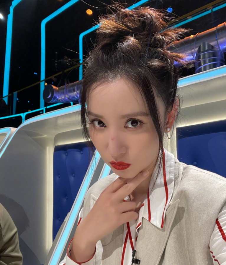 张萌凌晨三四点还给员工发信息,遭网友怒批后道歉:以后坚决改正休闲区蓝鸢梦想 - Www.slyday.coM 张萌凌晨三四点还给员工发信息,遭网友怒批后道歉:以后坚决改正休闲区蓝鸢梦想 - Www.slyday.coM