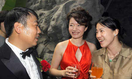 乒协主席刘国梁的爱情,与妻子是初恋,妻子因爱他选择出国打球!休闲区蓝鸢梦想 - Www.slyday.coM 乒协主席刘国梁的爱情,与妻子是初恋,妻子因爱他选择出国打球!休闲区蓝鸢梦想 - Www.slyday.coM