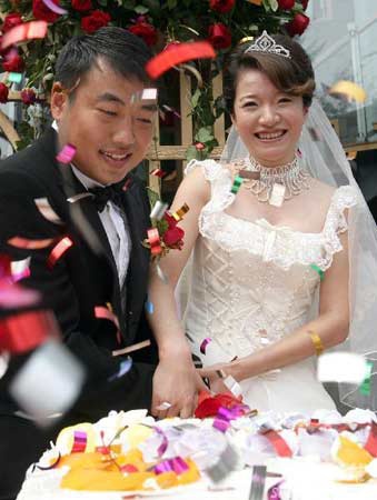 乒协主席刘国梁的爱情,与妻子是初恋,妻子因爱他选择出国打球!休闲区蓝鸢梦想 - Www.slyday.coM 乒协主席刘国梁的爱情,与妻子是初恋,妻子因爱他选择出国打球!休闲区蓝鸢梦想 - Www.slyday.coM