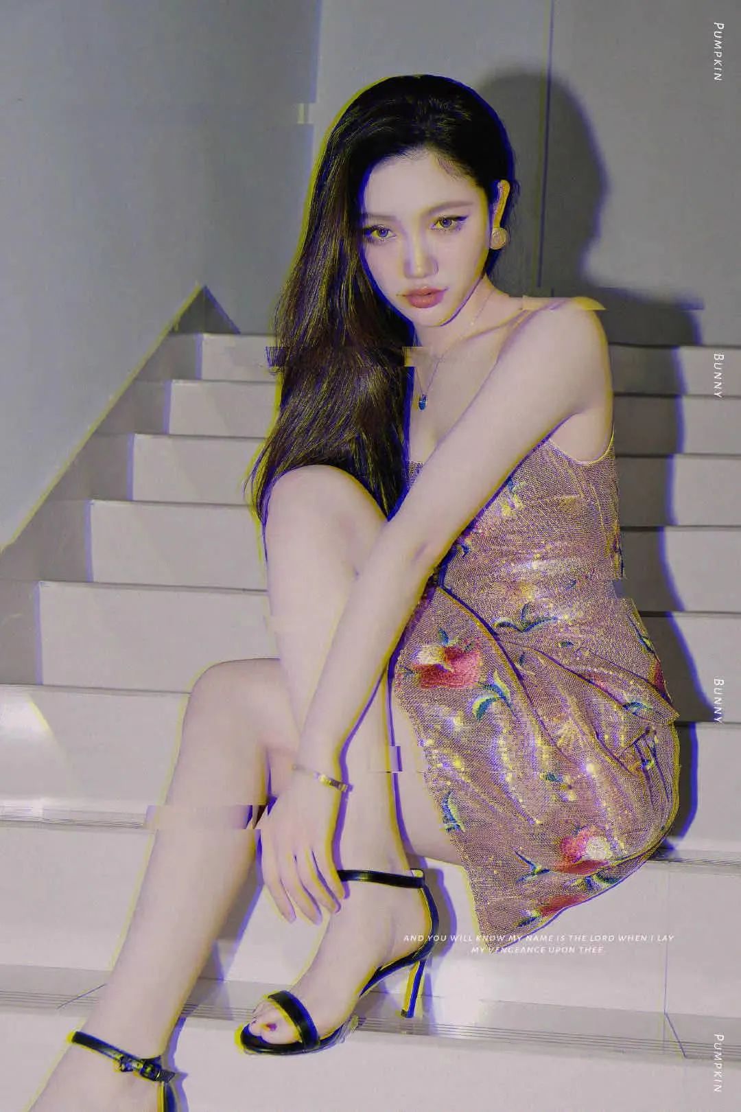 所有跷二郎腿的女生最后都变成了这样