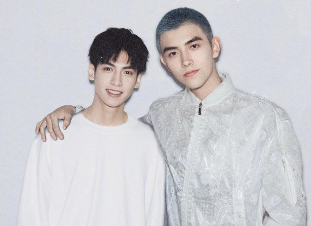 皓衣行未播先火陈飞宇罗云熙互动登热搜遭吐槽工业糖精