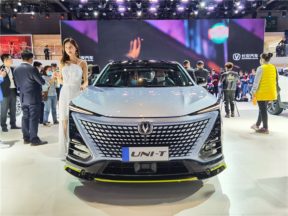 2021上海车展:长安uni-t运动版首亮相 玩个性真不输思域-新浪汽车