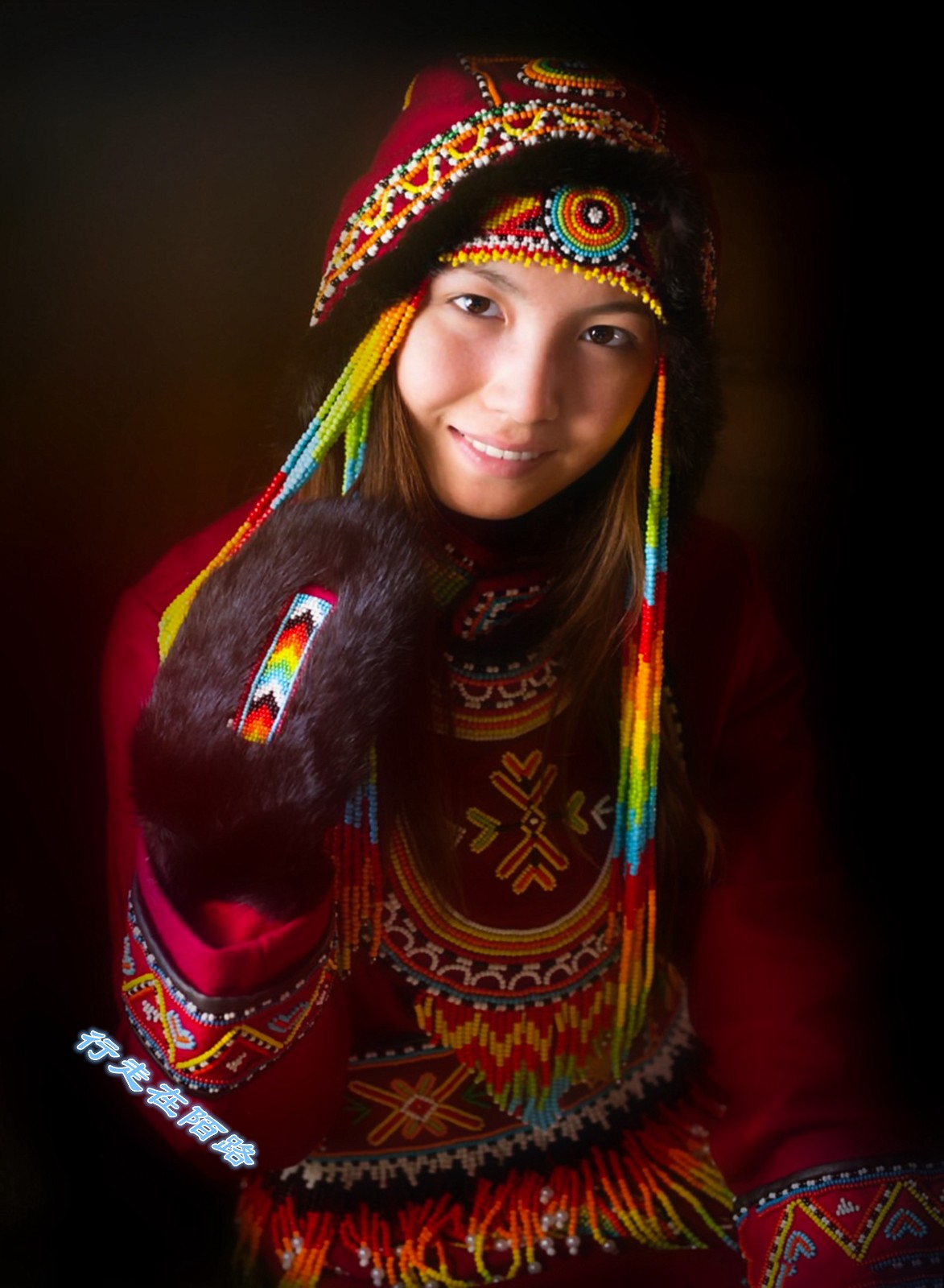 未知祖先的曼西人全族不过千人拒绝水电暖气宁可住帐篷