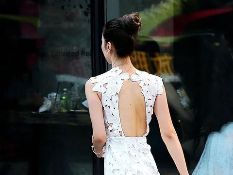 街拍:背后设计,美女让人目送很远,很远