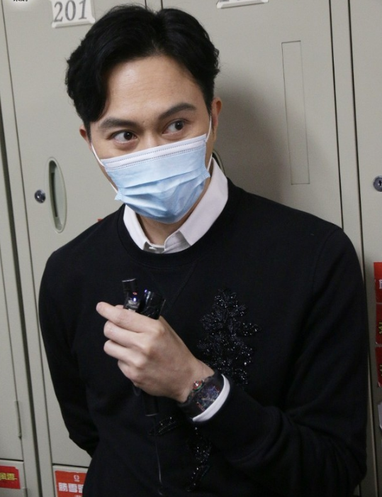 49岁张智霖预告重返tvb拍剧,网友:《冲上云霄3》有戏了|冲上云霄3